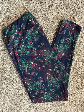 LuLaRoe Navy Paisley Floral Leggings with Red and Green Accents
